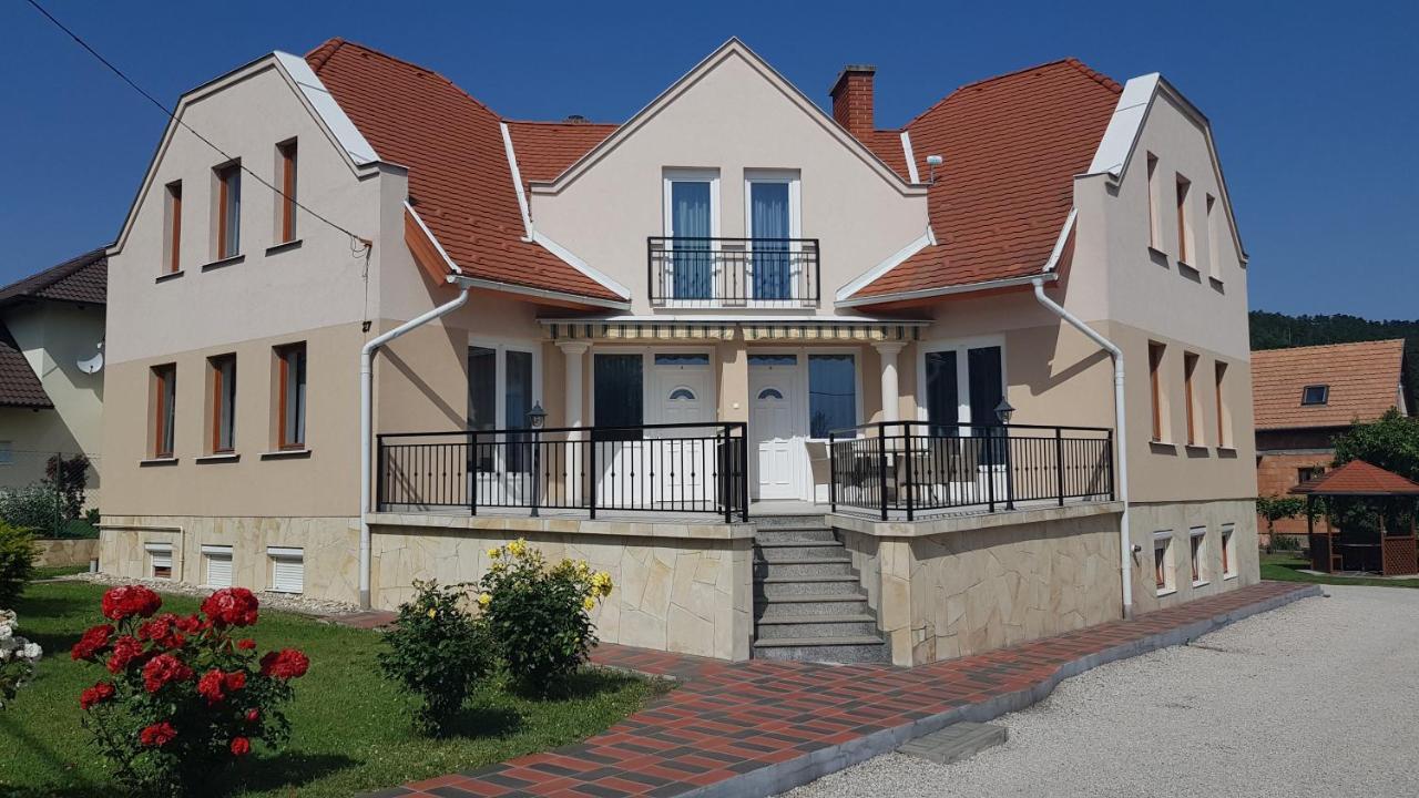 Royal Apartman Vonyarcvashegy Exteriér fotografie